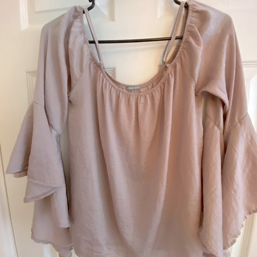 Charlotte Russe Fairy Top! Size Small. Satin material! Lavender-silver color. ✨